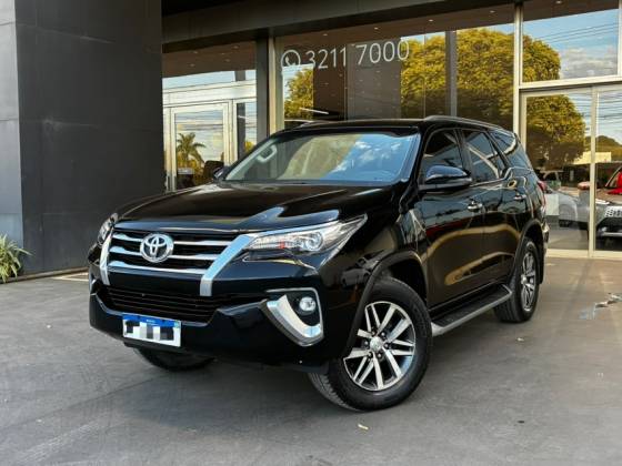 TOYOTA HILUX SW4 2.8 SRX 4X4 7 LUGARES 16V TURBO INTERCOOLER DIESEL 4P AUTOMÁTICO TOYOTA HILUX SW4 2.8 SRX 4X4 7 LUGARES 16V TURBO INTERCOOLER DIESEL 4P AUTOMÁTICO